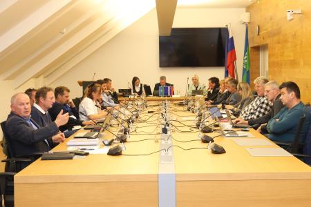 12 REDNA SEJA OBČINSKEGA SVETA 08 FOTO LJUBO VUKELIČ